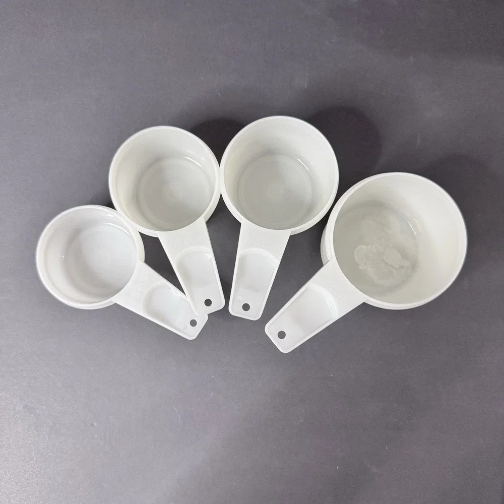 Vintage‎ Tupperware Measuring Cup Set Of 4 White Plastic GUC Stackable Nesting